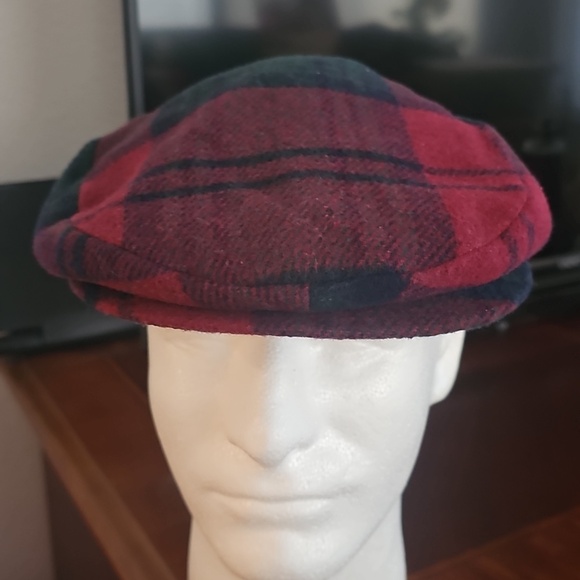 Country Gentleman Other - Vtg Wool Plaid Apple Jack Cap. Classic Red and Black Plaid Flat Cap